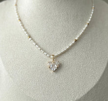 Cargar imagen en el visor de la galería, Collar ''LUZ'' Perlas de Agua Dulce