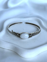 Cargar imagen en el visor de la galería, Pulsera ARCANGEL Piedra luna
