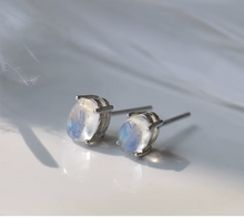 Cargar imagen en el visor de la galería, Pendientes &#39;&#39;AURA&#39;&#39; Piedra luna
