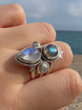 Cargar y reproducir el video en el visor de la galería, Anillo SELENE Piedra luna
