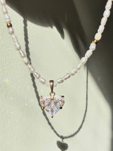 Cargar y reproducir el video en el visor de la galería, Collar &#39;&#39;LUZ&#39;&#39; Perlas de Agua Dulce
