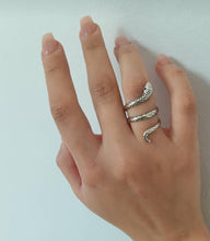 Cargar imagen en el visor de la galería, ANILLO SERPIENTE
